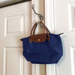 Longchamp pliage handbag in blue; pre-loved